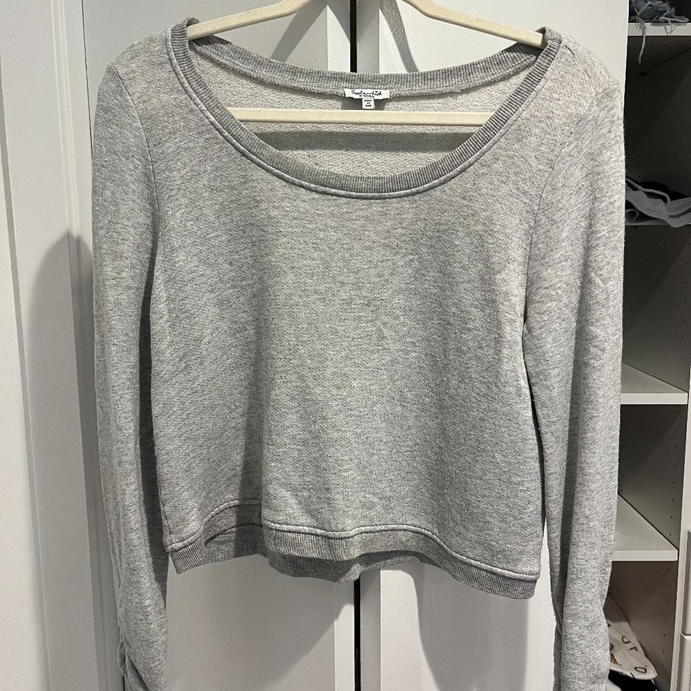 Splendid cropped light gray sweater